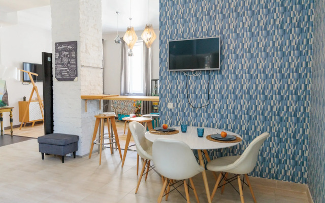 Апартаменты MyHomeYourHome на Гончарной 13