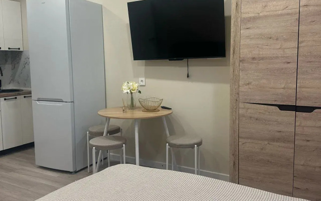 Studiya Chetyrekhmestnaya V Zhk Letniy Flat