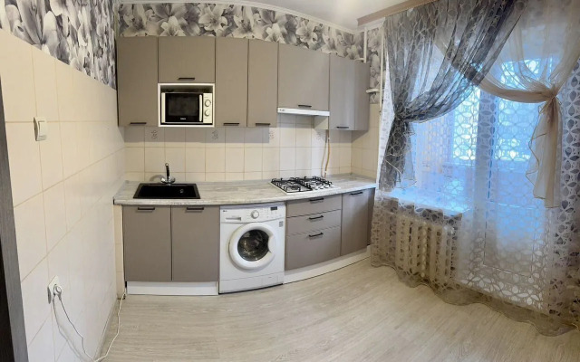 Na Naugorskom Shosse 96 Flat