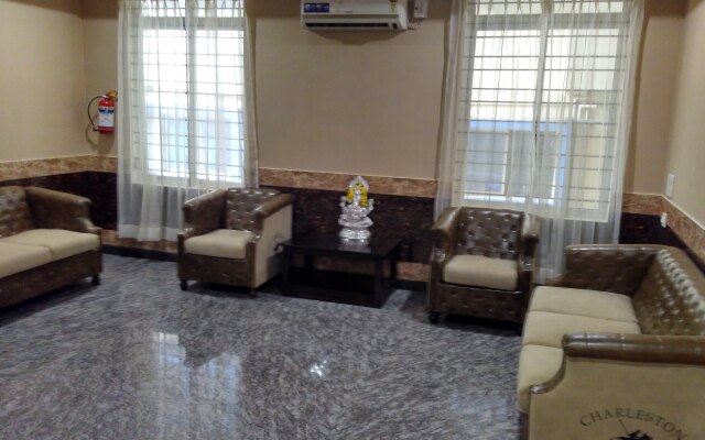 Hotel Raj Vista Suites & Convention