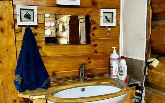 V Derevne Chalet
