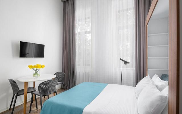 Mariinsky Apartments & Hotel