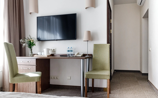 Staryij Dvorik Na Orlovskoj Hotel