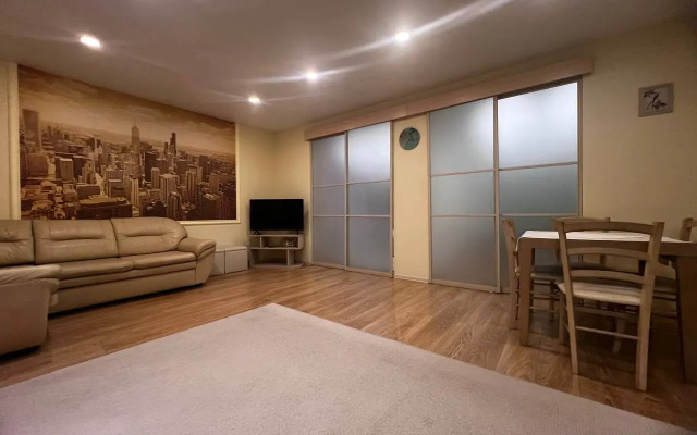 Na Ulitse Okulova 18 Flat