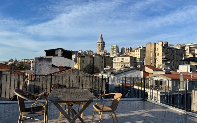 Апартаменты 1 Bedroom Apartment at Galata Istanbul with Shared Rooftop