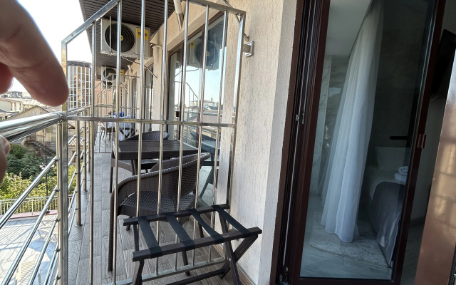 U Morya, Kruiz Lenina 219/5 Apartments