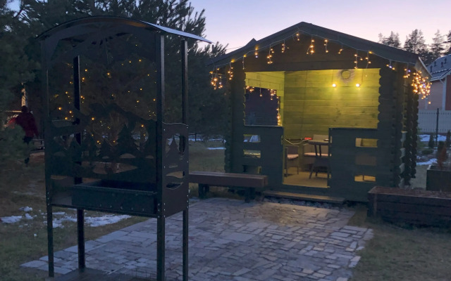 S Kaminom I Saunoy U Ozera Private House