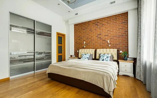 Квартира 4-комнатная Квартира на Васильевском Острове