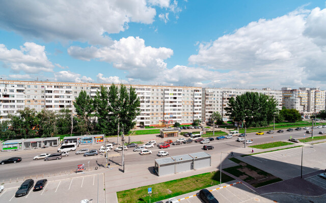 Studiya V Samom Tsentre Levogo Berega Irtysha Apartments