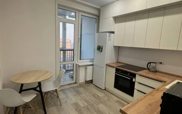Na Chaykovskogo 100/2 Apartments
