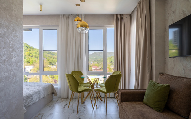 Studiya S Basseynom I Vidom Na Gory Apartments