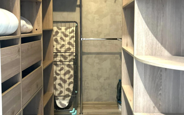 V Tsentralnom Rayone Na Lineynoy Flat