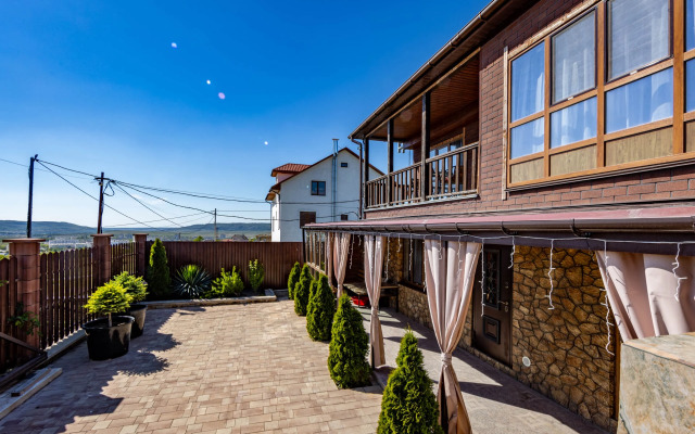Ogromnaya S Shikarnym Vidom Flat