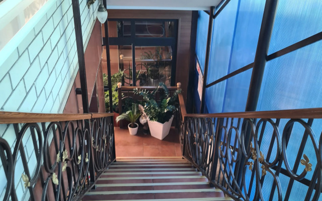 Zolotoy Lev Hotel