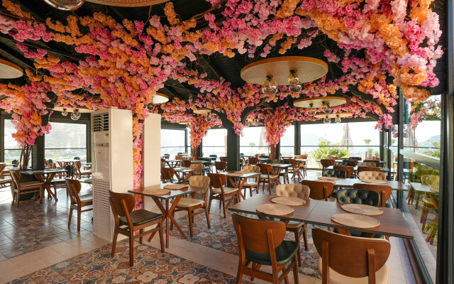 Ada Port Hotel - Adults Only
