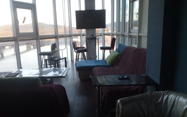 S Vidom na Yenisey i Stolby Apartments