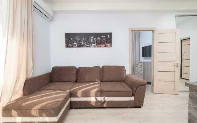 U Morya S Basseinom v ZhK Solnechnyij apt27 Apartment