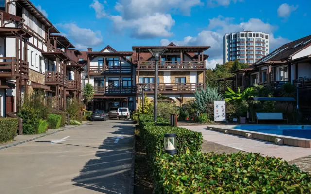 Red Apartments Mandarin Lichi Apartments