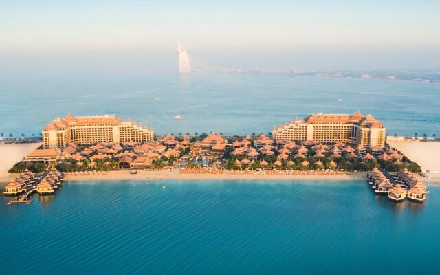 Курортный отель Anantara The Palm Dubai Resort