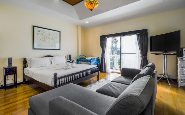 Spacious villa with private pool and parking Villa