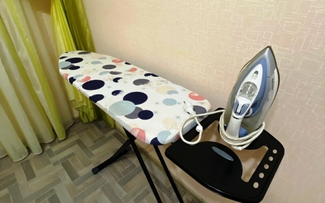 Трехкомнатные апартаменты в центре на  Неделина 12