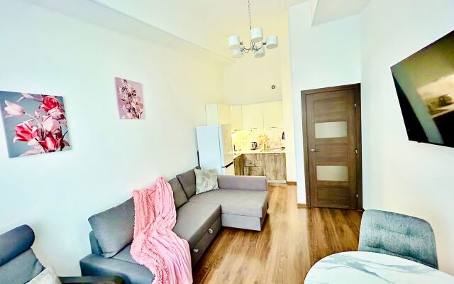 Briz na Tulonskoy allee Flat