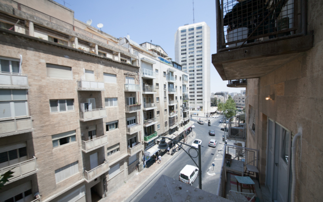 Jonathan In Ben Yehuda Apart-Hotel