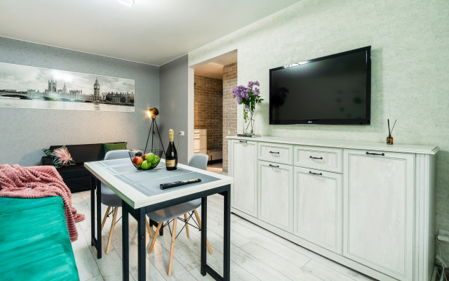 S Sovremennym Remontom Flat