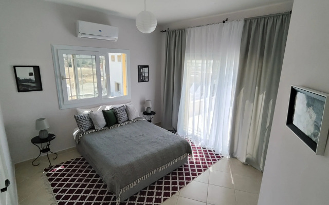 Pentkhaus s Vidom na More i Gory Apartments