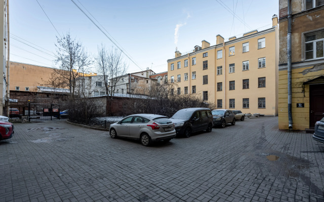 Luks dlya 2 chel nedaleko ot Nevskogo pr-ta Apartments