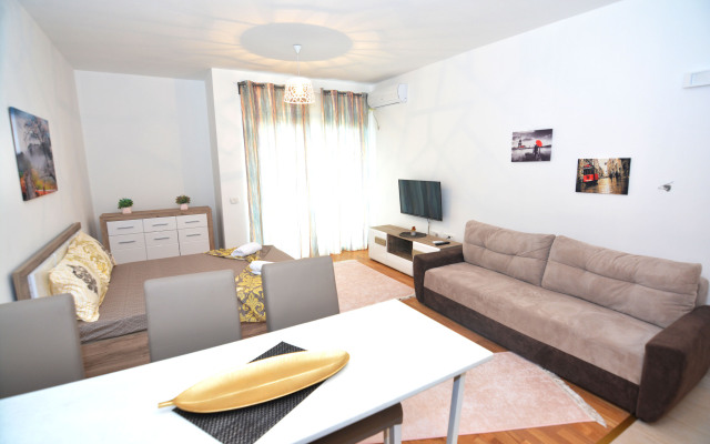 Jacek Apartments