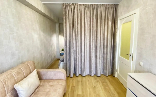 Ryadom S Plyazhem Flat