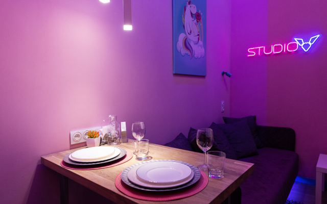 Studio v Rainbow Apartments