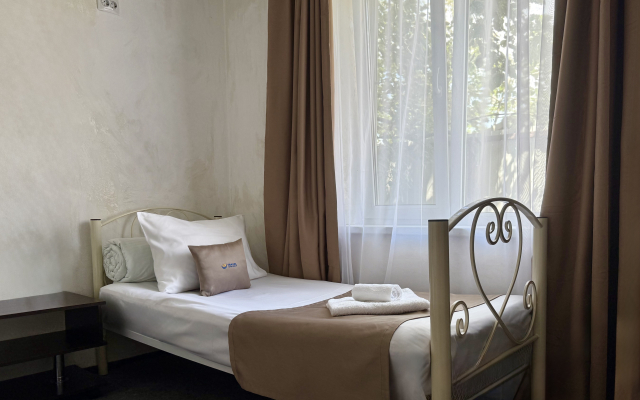 Gostevye Domiki U Termalnykh Istochnikov Ot Travel Khotels Anturazh Guest House