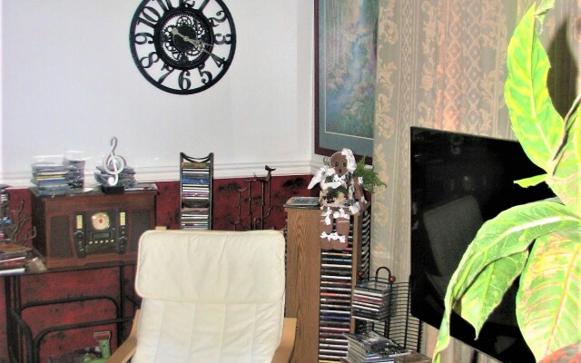 Bob Cinciruk Mini-Hotel