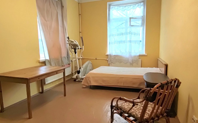 Snyat U Metro Guest house
