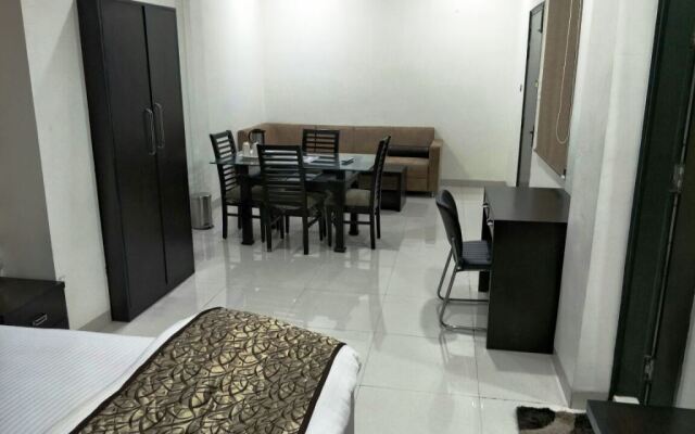 Hotel Mandakini Lush