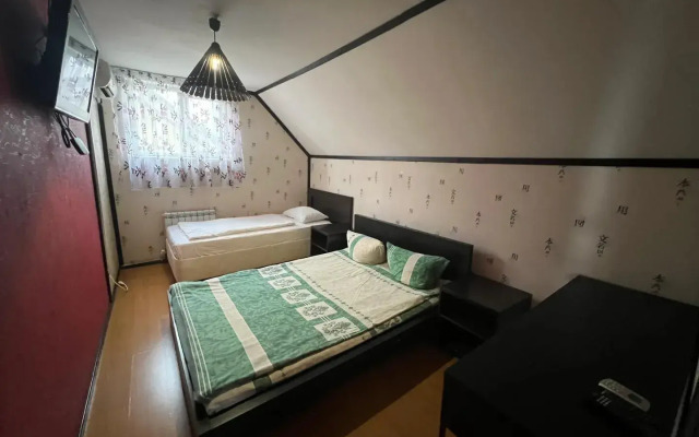 Yaponskiy Privat House