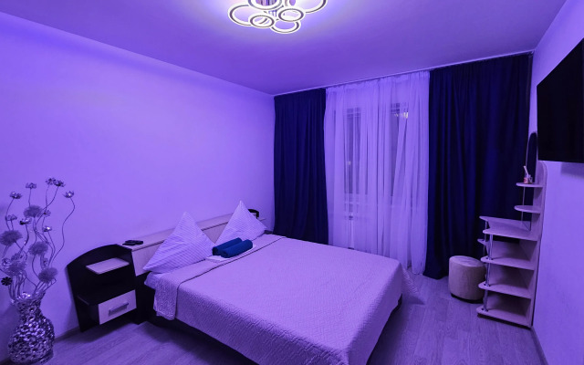 Na 7 Etazhe Apartments
