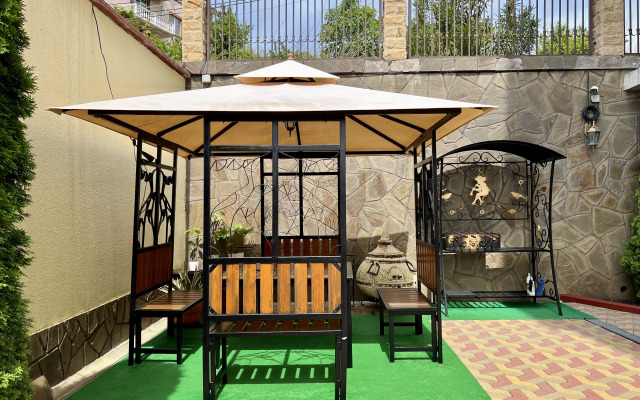 Zolotoy Lev Guest House