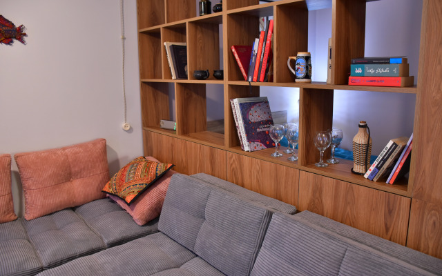 Dom Bibliotekarya s Balkonom Flat