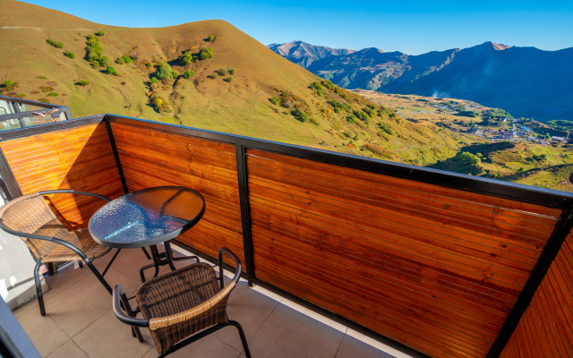 Touch The Mountains Twins New Gudauri Hotel