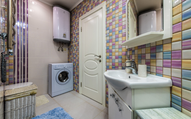 Oplot - Semejnyj s dvumya spal'nyami i balkonami 9 Apartments