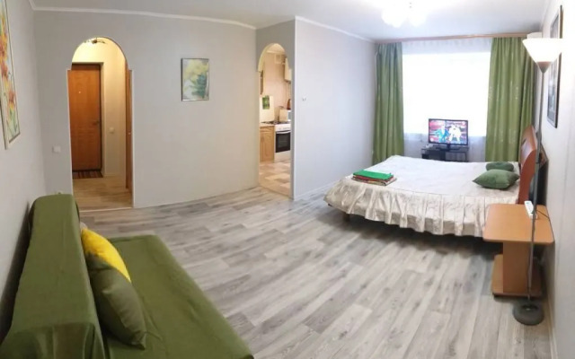 V Tsentre Goroda V Shagovoy Pl. Lenina Flat