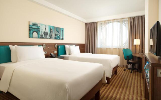 Hampton By Hilton Saint Petersburg ExpoForum Hotel