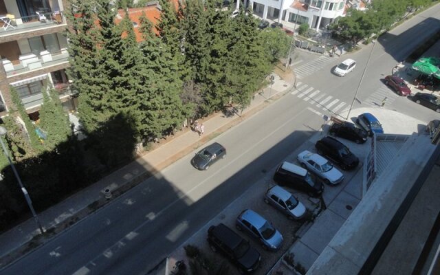 Lyuks S Odnoj Spalnej na Žrtava Fašizma Apartments