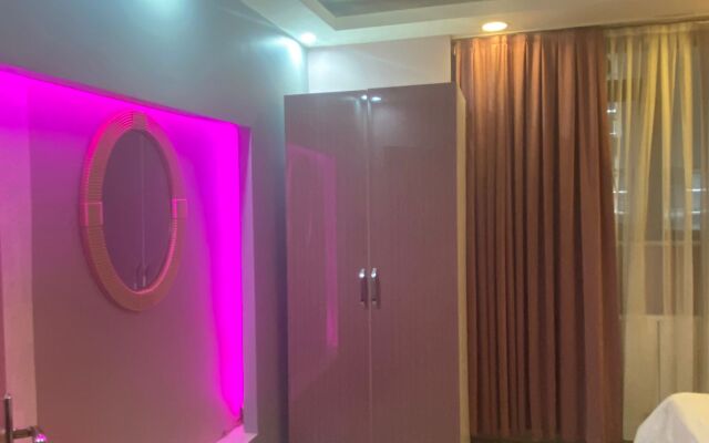 Rezo Boutique Hotel