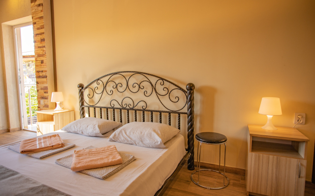 Runo Guest House