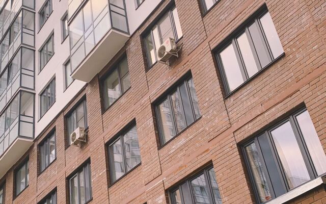 Vdali ot Suety Apartments