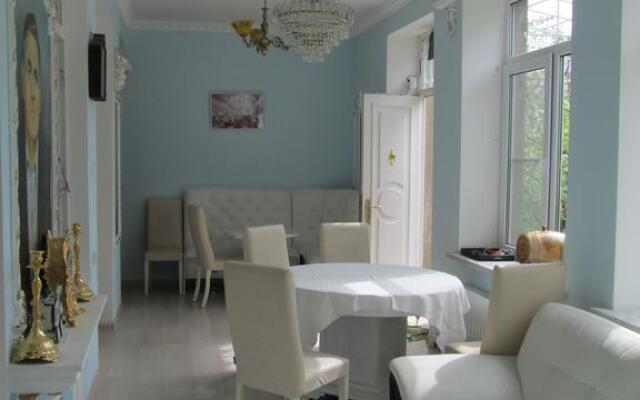 Хостел Artush & Raisa B&B